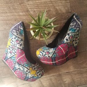 Steve Madden COLORFUL HEELS SIZE 5.5